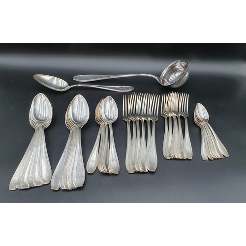 118 - A Set of George V silver Art Deco Cutlery for six with reeded stems, London 1933, Viz: Dinner and De... 