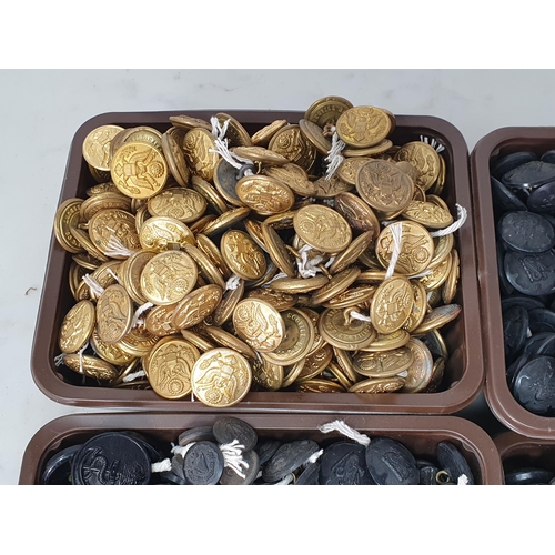 806 - A large collection of American Army brass Buttons and assorted Bakelite military Buttons