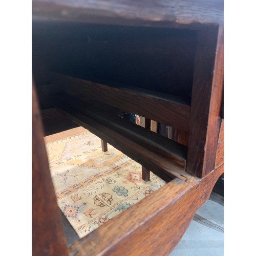 562 - An 18th Century oak Lowboy with crossbanded top fitted three frieze drawers on four cabriole support... 