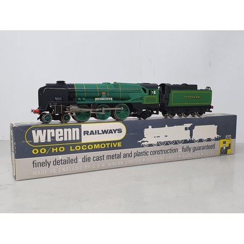 1071 - A boxed Wrenn 2237 West Country Class Locomotive 'Lyme Regis' in Southern Region green livery, box V... 