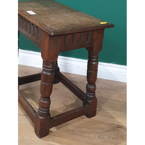 512 - An oak Joint Stool on turned supports 1ft 6in H x 1ft 5in W (R6)