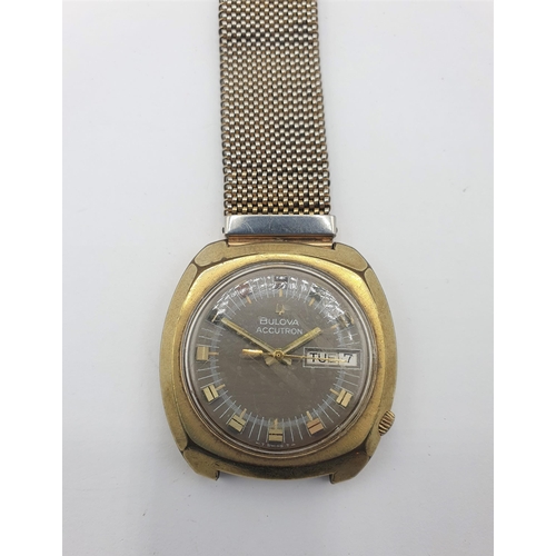 163 - A gentleman's 1970's Bulova Accutron Wristwatch the mushroom coloured dial with hourly dot markers, ... 