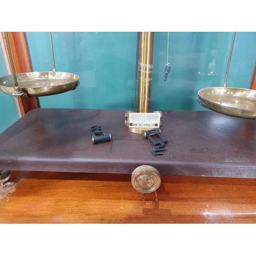 497 - A Griffin & Tatlock Ltd set of Chemist's Scale in case 1ft 7in W x 1ft 4in H (R2).