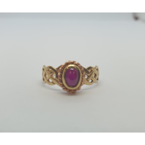 180 - A Ruby Ring rubover-set oval ruby cabochon to woven effect 9ct gold band, ring size L, approx 2.20gm... 