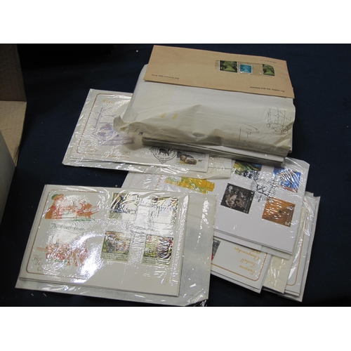 504 - A small quantity of GB QE11 First Day Covers, and other loose stamps (qty)