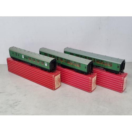 1003 - A rake of three boxed Hornby Dublo S.R. Corridor Coaches, unused and in mint condition. Comprising 2... 