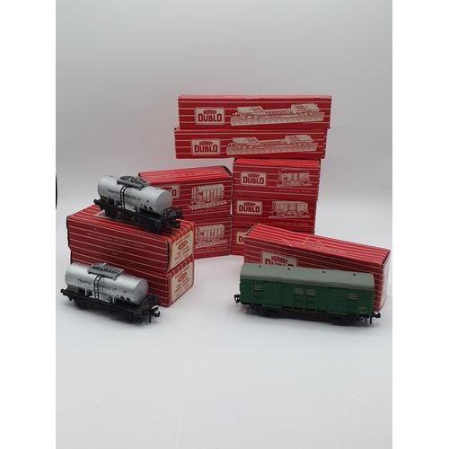 1050 - Ten boxed Hornby Dublo 2-rail Wagons comprising 4323, 2x 4625, 2x 4679, 2x 4640, 1x 4635 and 2x 4605... 