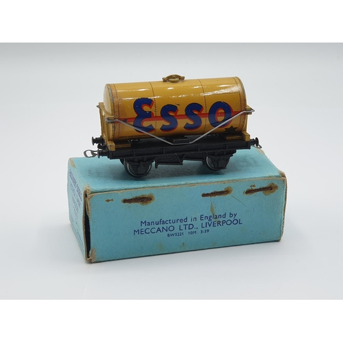 1052 - A boxed Hornby Dublo pre-war D1 buff 'Esso' Tanker, generally in excellent condition without fatigue... 