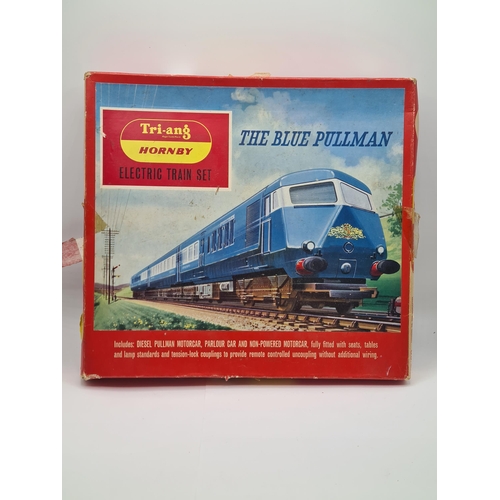 1068 - A boxed Triang Hornby 'The Blue Pullman' Set, contents Ex, box lid torn on edges