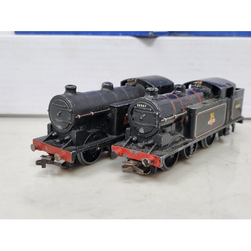 1077 - Two unboxed Hornby Dublo 3-rail 0-6-2T Locomotives, one in LMS bold lettering livery, the other in B... 