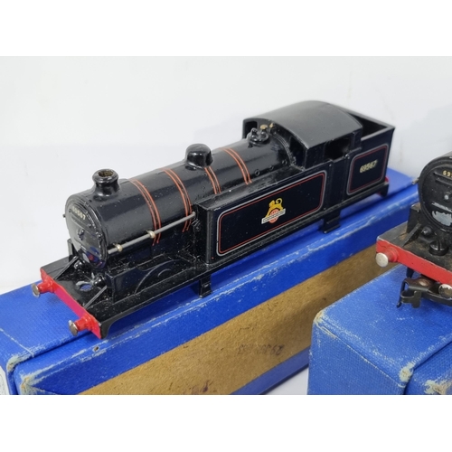 1077 - Two unboxed Hornby Dublo 3-rail 0-6-2T Locomotives, one in LMS bold lettering livery, the other in B... 