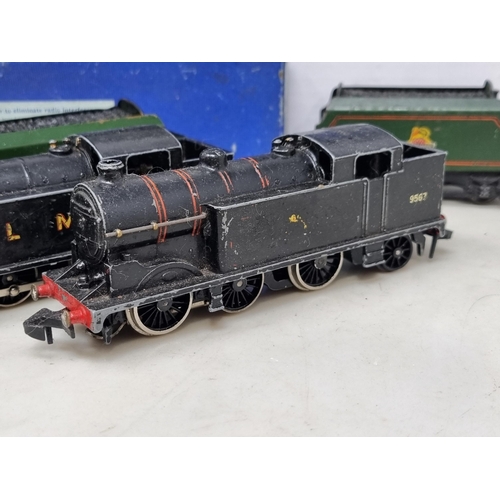 1080 - Two boxed Hornby Dublo EDL12 matt 'Duchess of Montrose' with boxed D12 Tender and unboxed Tender (on... 