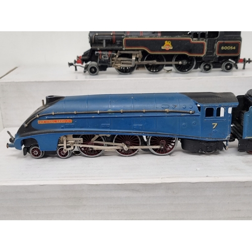 1084 - Four unboxed Hornby Dublo 3-rail Locomotives including 'Duchess of Montrose', A4 'Sir Nigel Gresley'... 