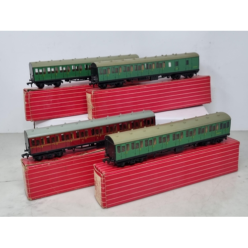 1085 - Two boxed Hornby Dublo 4081 SR Suburban Coaches, a boxed 4082 SR Suburban Brake/2nd Coach and a boxe... 