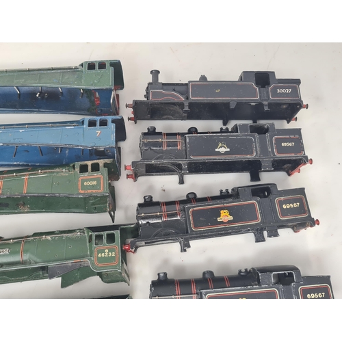 1102 - A box of assorted Hornby Dublo locomotive Bodies and Chassis