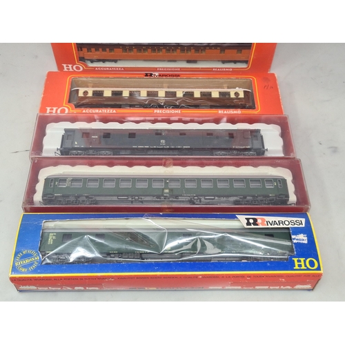 1109 - Twelve boxed Rivaross HO scale Coaches including 2845 'The Milwaukee Road' Diner, 2840 Observation C... 