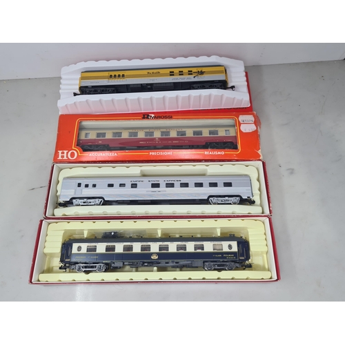 1109 - Twelve boxed Rivaross HO scale Coaches including 2845 'The Milwaukee Road' Diner, 2840 Observation C... 