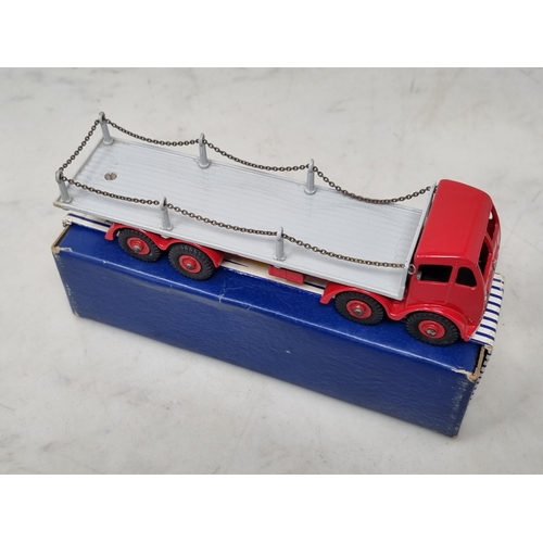 1266 - A boxed Dinky Toys No.905 red and grey Foden Flat Truck with chains, Nr M-M, box superb