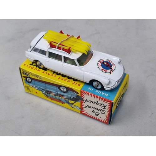 1273 - A boxed Corgi Toys No.475 Citroen Safari Ski Club with figure and leaflet, Nr M-M, box superb