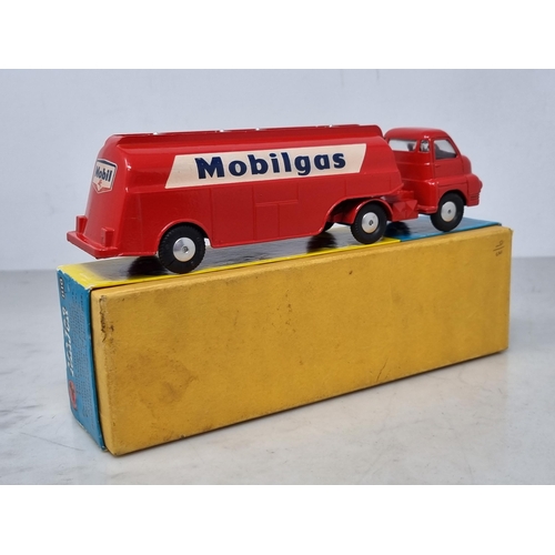 1312 - A boxed Corgi Toys No.1110 Mobilgas Petrol Tanker, Nr M-M, box Nr perfect