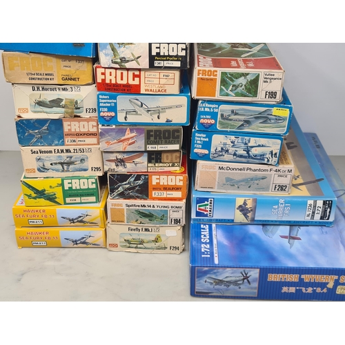 1355 - Twenty four boxed Frog, Italeri and PM Models plastic aircraft Kits including Sea Venom, Comet Racer... 