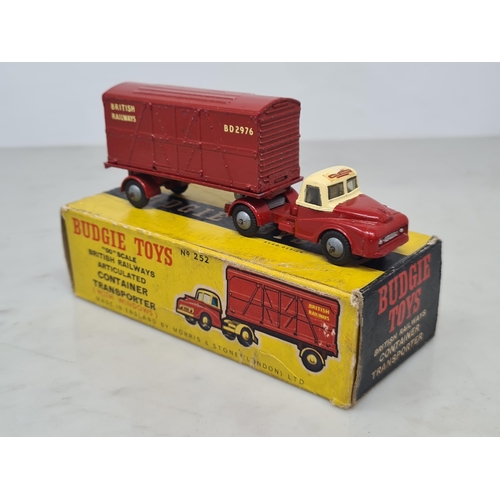 1379 - A boxed Budgie Models No.252 Articulated Container Lorry, VG-Ex, box G