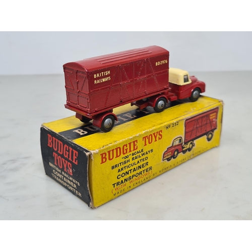 1379 - A boxed Budgie Models No.252 Articulated Container Lorry, VG-Ex, box G