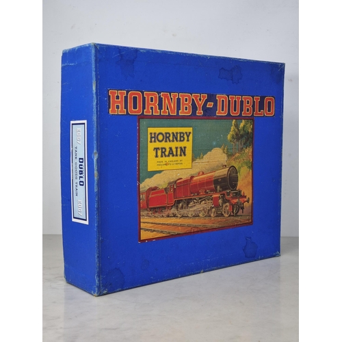 1010 - A boxed Hornby Dublo EDG7 Royal Scot Southern Set, locomotive and wagons Nr M-M condition. Box base ... 