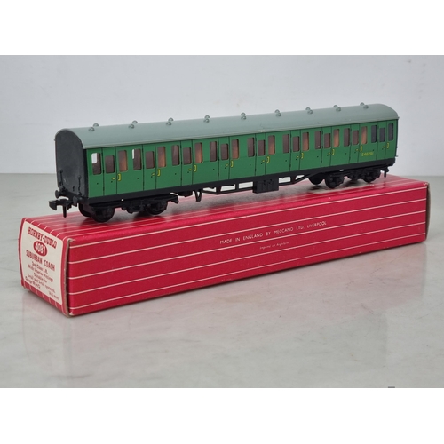 1034 - A boxed Hornby Dublo 4081 S.R. Suburban Coach in mint condition and showing no signs of use to the w... 