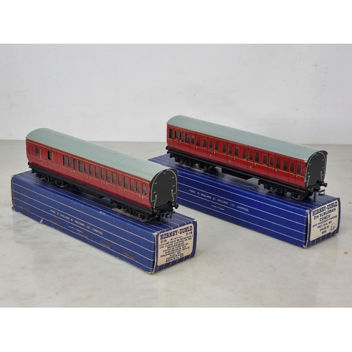 1045 - Two boxed Hornby Dublo D14 Suburban Coaches, 1/2nd and brake/3rd in mint condition, exceptionally cl... 