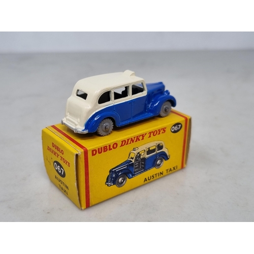 1016 - A boxed Dublo Dinky 067 Austin Taxi, M, box superb, pricing to end flaps