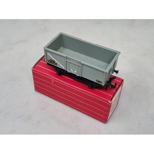 1023 - A rare boxed Hornby Dublo 4655 open gear Mineral Wagon, unused and in mint condition. Box in superb ... 