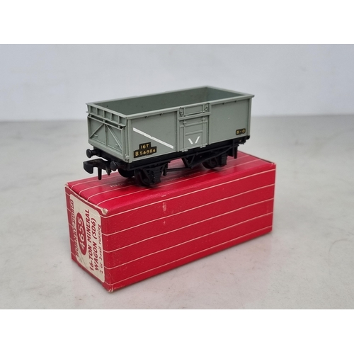 1023 - A rare boxed Hornby Dublo 4655 open gear Mineral Wagon, unused and in mint condition. Box in superb ... 