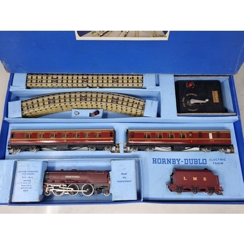 1002 - A boxed Hornby Dublo EDP2 'Duchess of Atholl' Set, 1/2in version. A superb example lightly run and i... 