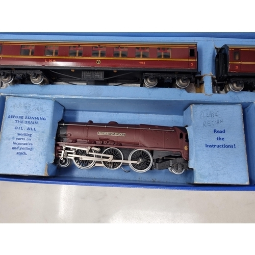 1002 - A boxed Hornby Dublo EDP2 'Duchess of Atholl' Set, 1/2in version. A superb example lightly run and i... 