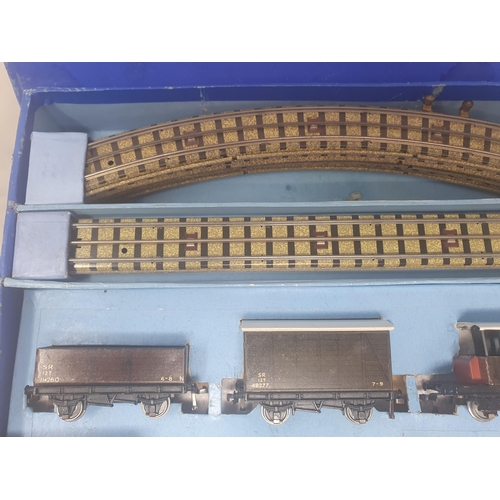 1010 - A boxed Hornby Dublo EDG7 Royal Scot Southern Set, locomotive and wagons Nr M-M condition. Box base ... 