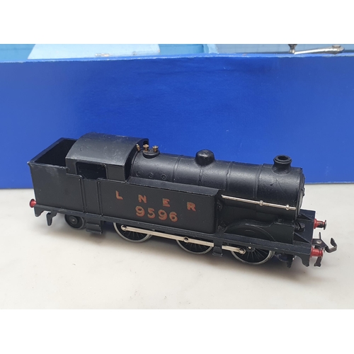 1011 - A boxed Hornby Dublo EDG7 Royal Scot LNER Goods Set, locomotive and wagons in mint condition, locomo... 