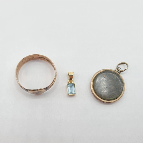 164 - A small Aquamarine Pendant set step-cut stone in 18ct gold, a 9ct gold Ring, approx 3.60gms and a Vi... 