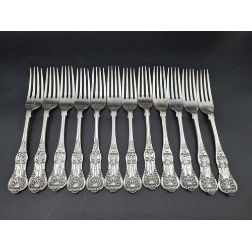 120 - A matched Set of plated Queen's pattern Cutlery, viz: 12 Table and Dessert Spoons, 12 Dinner Forks a... 