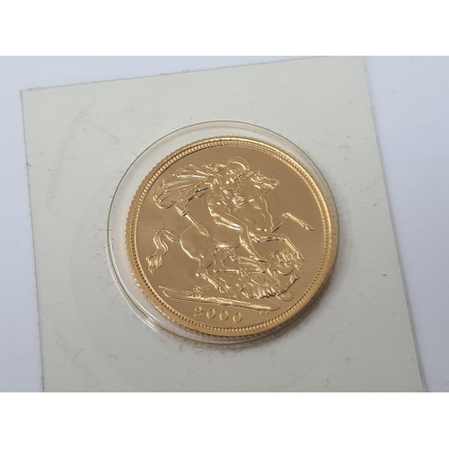 266 - An Elizabeth II Sovereign 2000, in dated presentation case