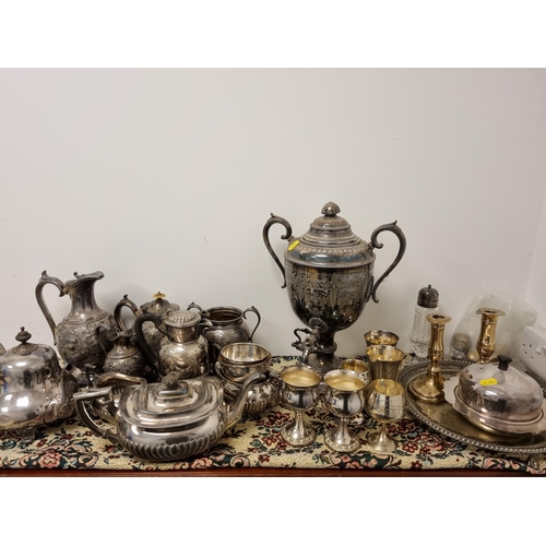 53 - An Imari pattern Bowl, salad Servers and Jug, and a Royal Doulton oblong Bowl floral decorated