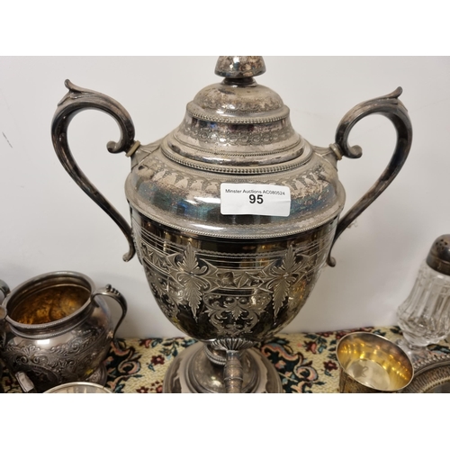 53 - An Imari pattern Bowl, salad Servers and Jug, and a Royal Doulton oblong Bowl floral decorated