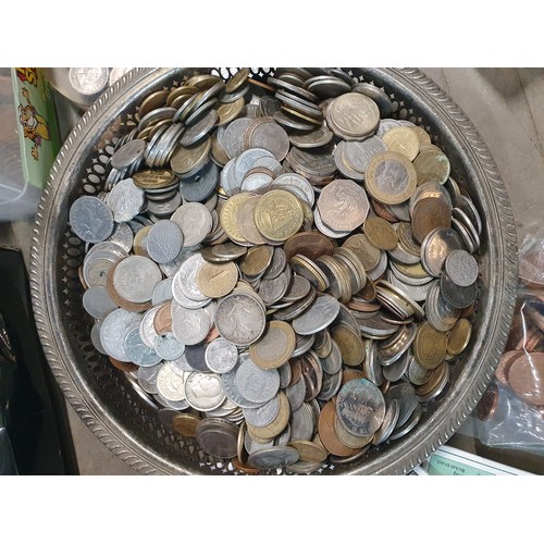 223 - A large Qty of British & World Coins, part Royal Mint sets, medallions etc