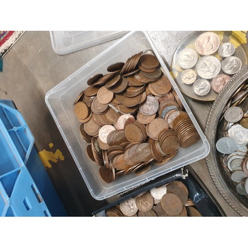 223 - A large Qty of British & World Coins, part Royal Mint sets, medallions etc