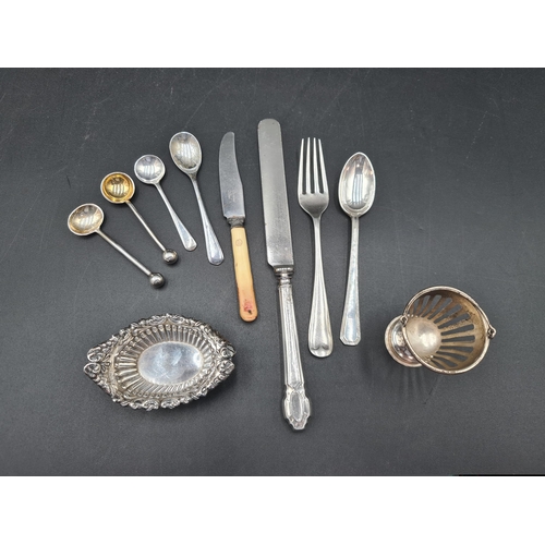 122 - A Victorian silver oval fluted Salt, Birmingham 1897, white metal Basket, silver Fork and Spoon, Con... 