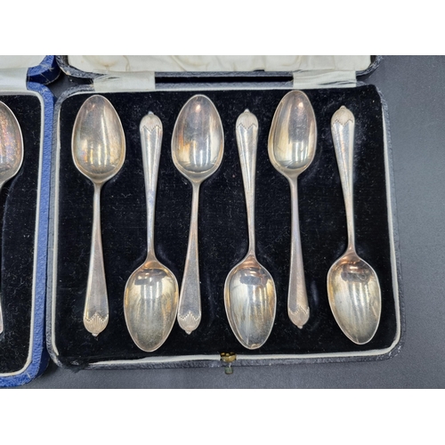 139 - Two Sets of George V silver Teaspoons, Birmingham 1928 & 1930, both cased