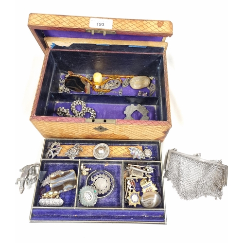 193 - An old Jewel Box containing antique silver Brooches, chain link Purse A/F, Badges etc