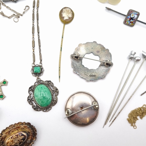 199 - A collection of vintage silver and Costume Jewellery including; Art Nouveau Brooch by Arthur Johnson... 