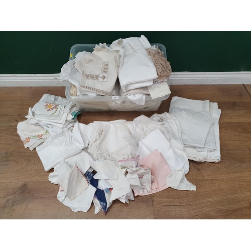 281 - A quantity of assorted Textiles, Table Linen, etc. (R10).