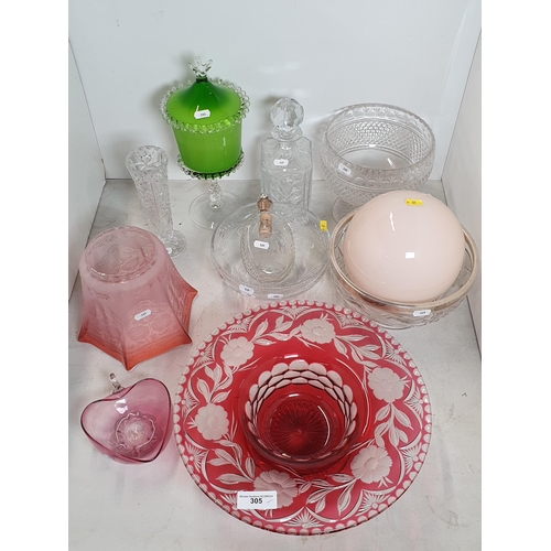 305 - A quantity of glassware including a red flashed glass Bowl, an octagonal etched red glass Light Shad... 